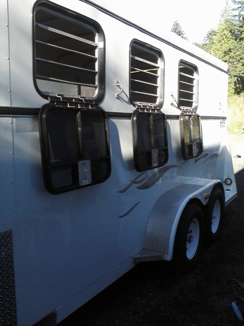 Circle J Tandem Axle Horse Trailer
